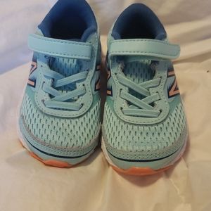 New Balance Toddler Sz 4 Sneakers